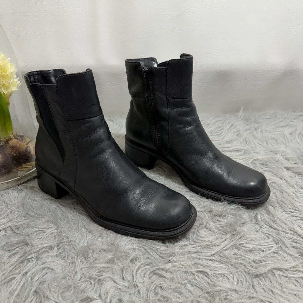 St John’s Bay  Black Ankle Boots